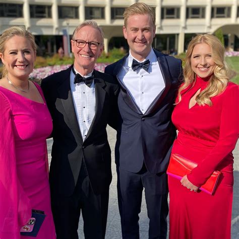 is peter doocy married|hillary vaughn parents.